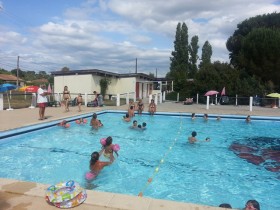 Piscine de porcheres 2015.jpg